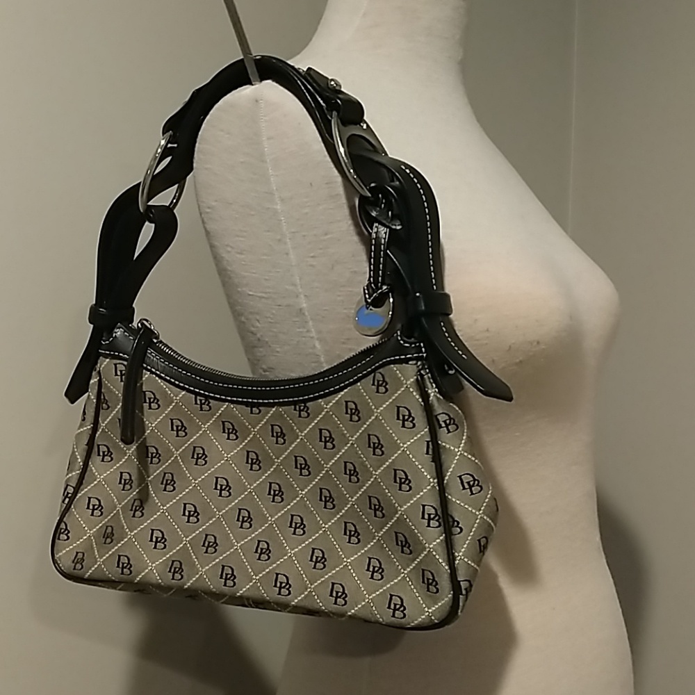 AUTHENTIC DOONEY & BOURKE SHOULDER BAG